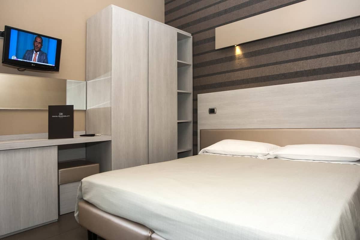 Minibar, una cassaforte in camera, una scrivania