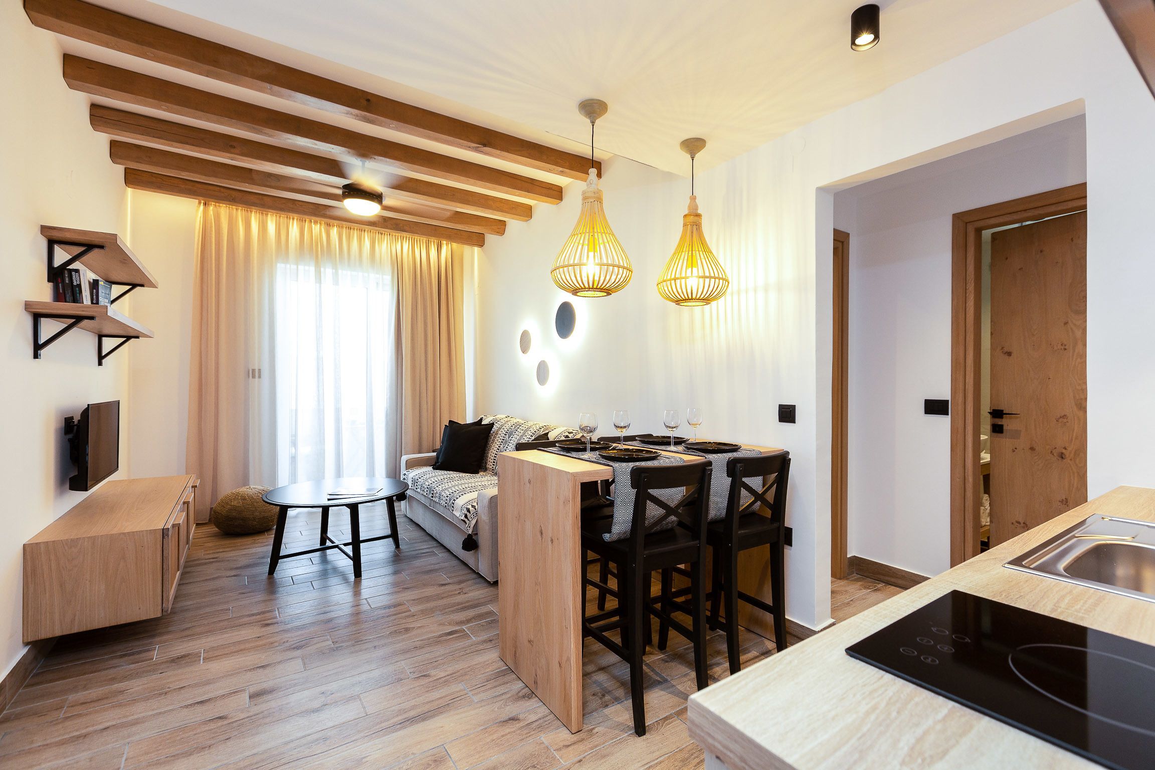 Deluxe-Apartment, 1 Queen-Bett, Nichtraucher, Poolblick | Allergikerbettwaren, Select-Comfort-Betten, Zimmersafe, Schreibtisch