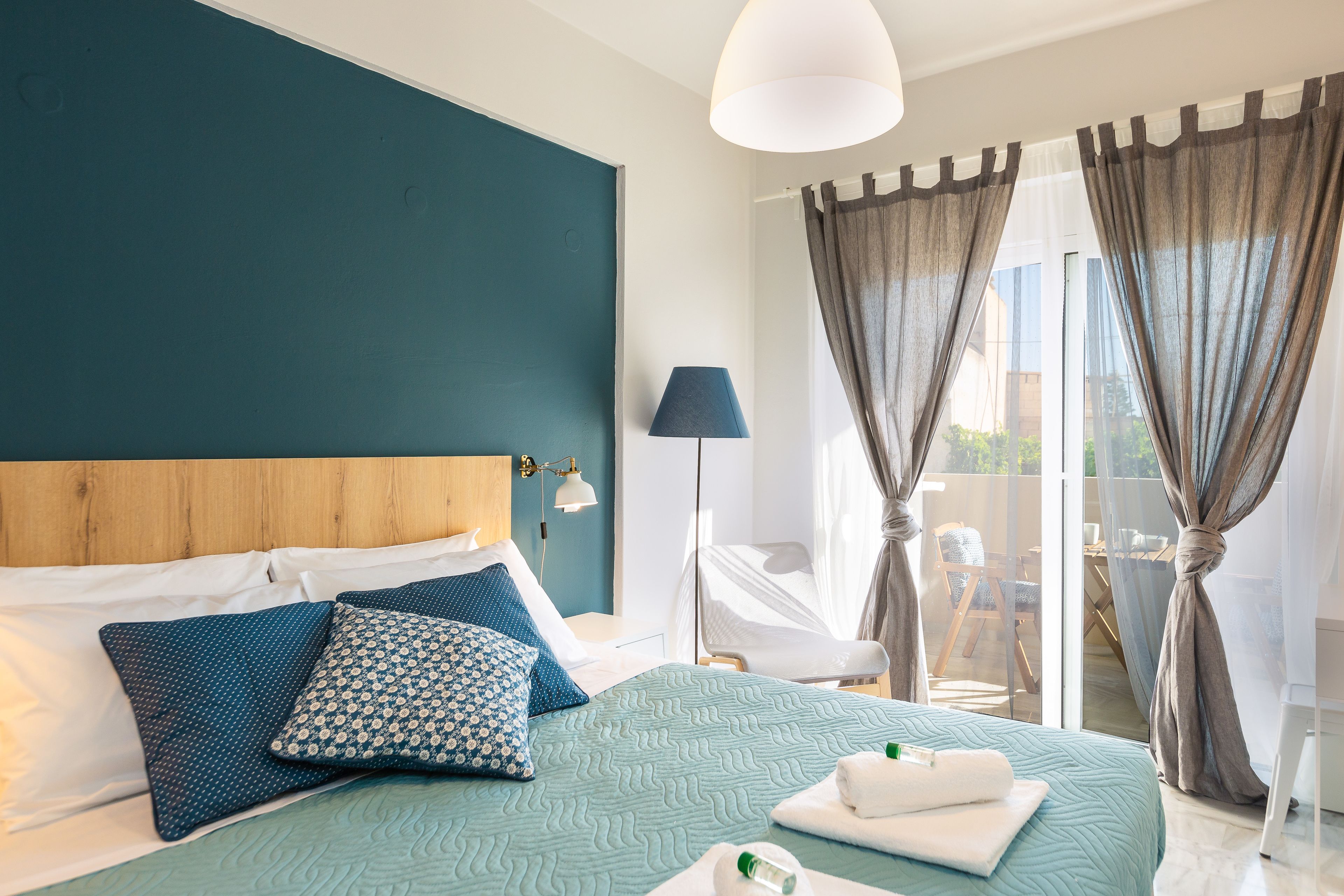 Căn hộ | Bộ đồ giường kháng dị ứng, nệm Select Comfort, két bảo mật tại phòng 