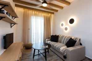 Deluxe Apartment, 1 Queen Bed, Non Smoking, Pool View | Hypo-allergenic bedding, Select Comfort beds, in-room safe, desk - Theros (Rethymno)