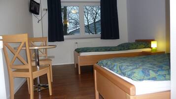 Classic-Zweibettzimmer, 2 Einzelbetten | Schallisolierte Zimmer, kostenloses WLAN, Bettwäsche