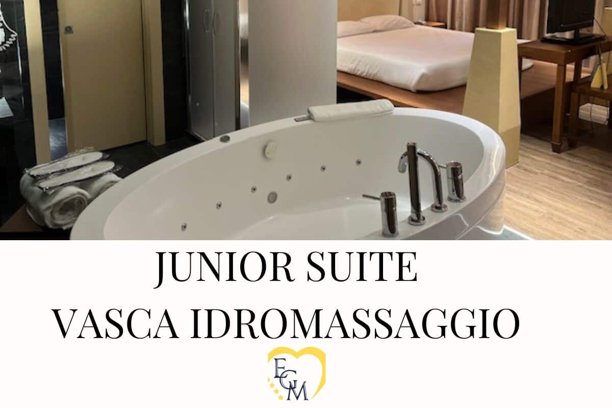 Chambre Double Junior, 1 très grand lit, non-fumeurs | 1 chambre, minibar, coffres-forts dans les chambres