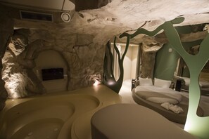 Suite (Round) | 1 slaapkamer, een minibar, een kluis op de kamer