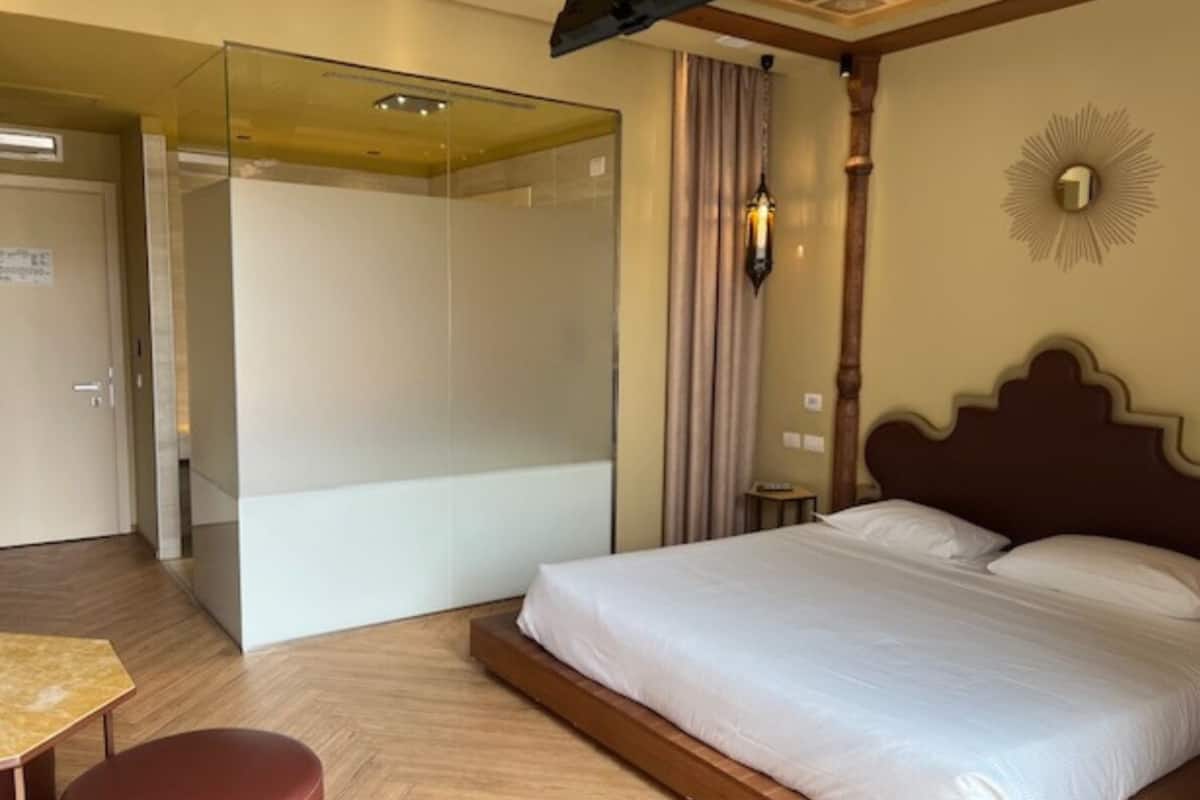 Phòng đôi Superior, 1 giường cỡ king, bồn tắm | 1 phòng ngủ, minibar, két bảo mật tại phòng, phòng cách âm 