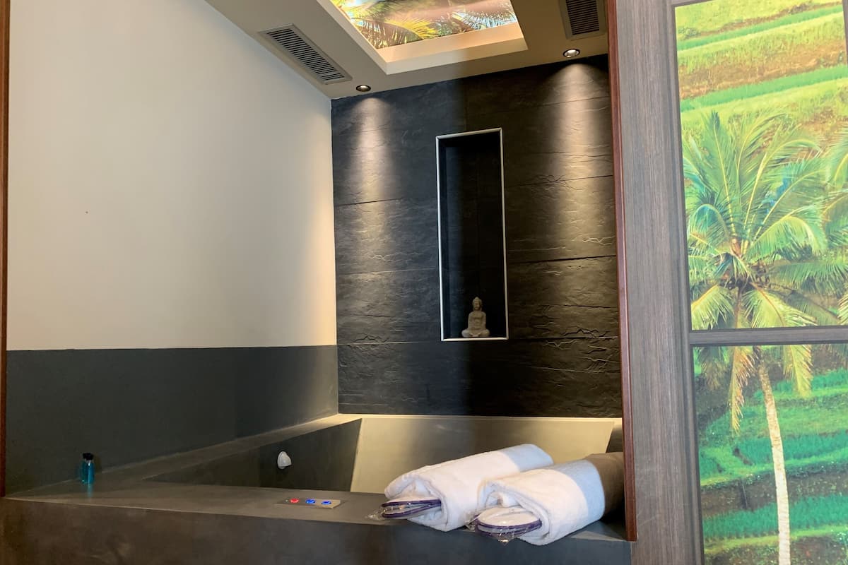 Phòng đôi Junior, 1 giường cỡ king, không hút thuốc (Superior) | 1 phòng ngủ, minibar, két bảo mật tại phòng, phòng cách âm 