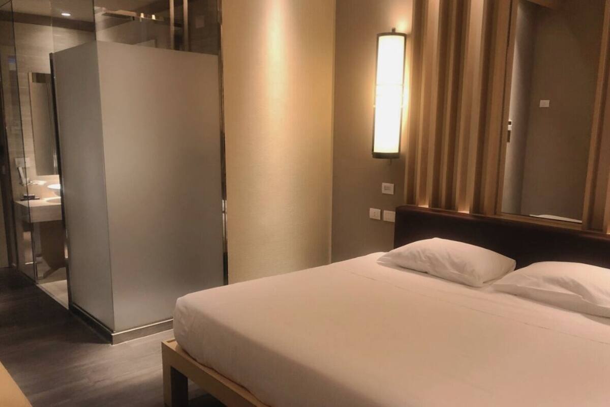 Luxury Double Room | 1 bedroom, minibar, in-room safe, individually decorated