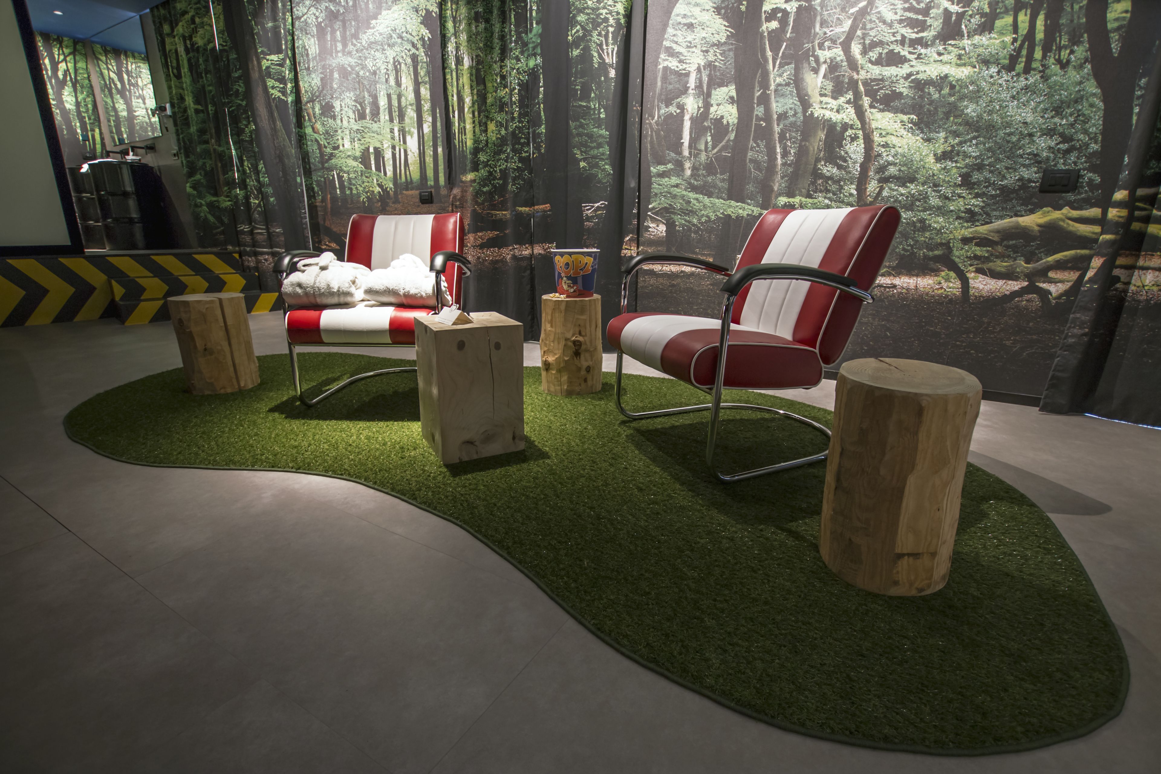 suite, jetted tub | room amenity