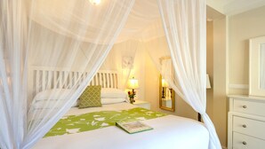 Blackout curtains, iron/ironing board, free WiFi, individually decorated - The Guesthouses at Southernmost Beach Resort (Key West)