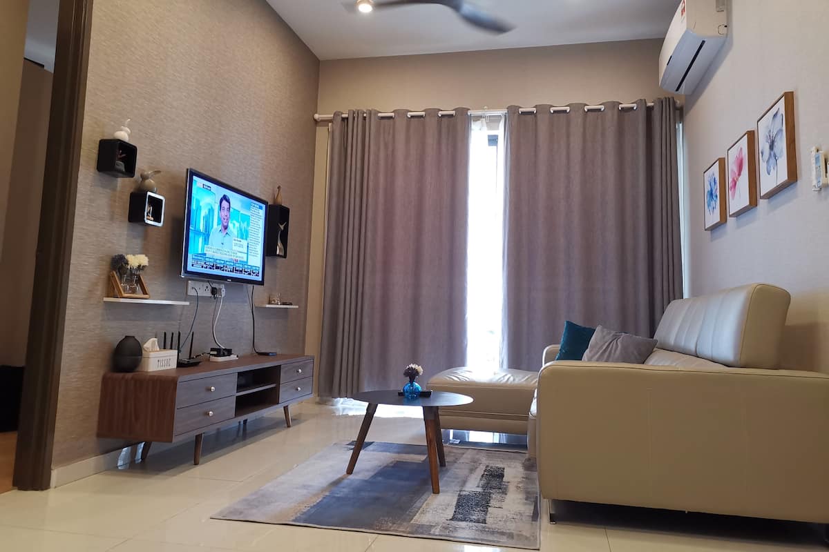 Apartment, 2 Bedrooms | Living area | Smart TV