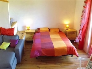 Cottage, Ensuite (Le Mauzac) | Soundproofing, free WiFi - Au Pied du Figuier (Pauligne)