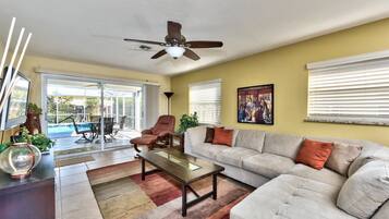 House, 3 Bedrooms | Living area