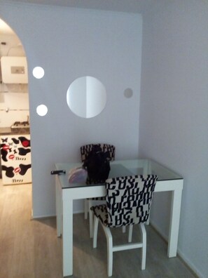 Studio, 1 Double Bed, Kitchenette | In-room dining - Boulevard de Rosario Departamento (Rosario)