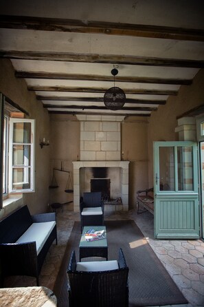 Flat-screen TV, fireplace - Carré d'Etoiles Paleine (Le Puy-Notre-Dame)