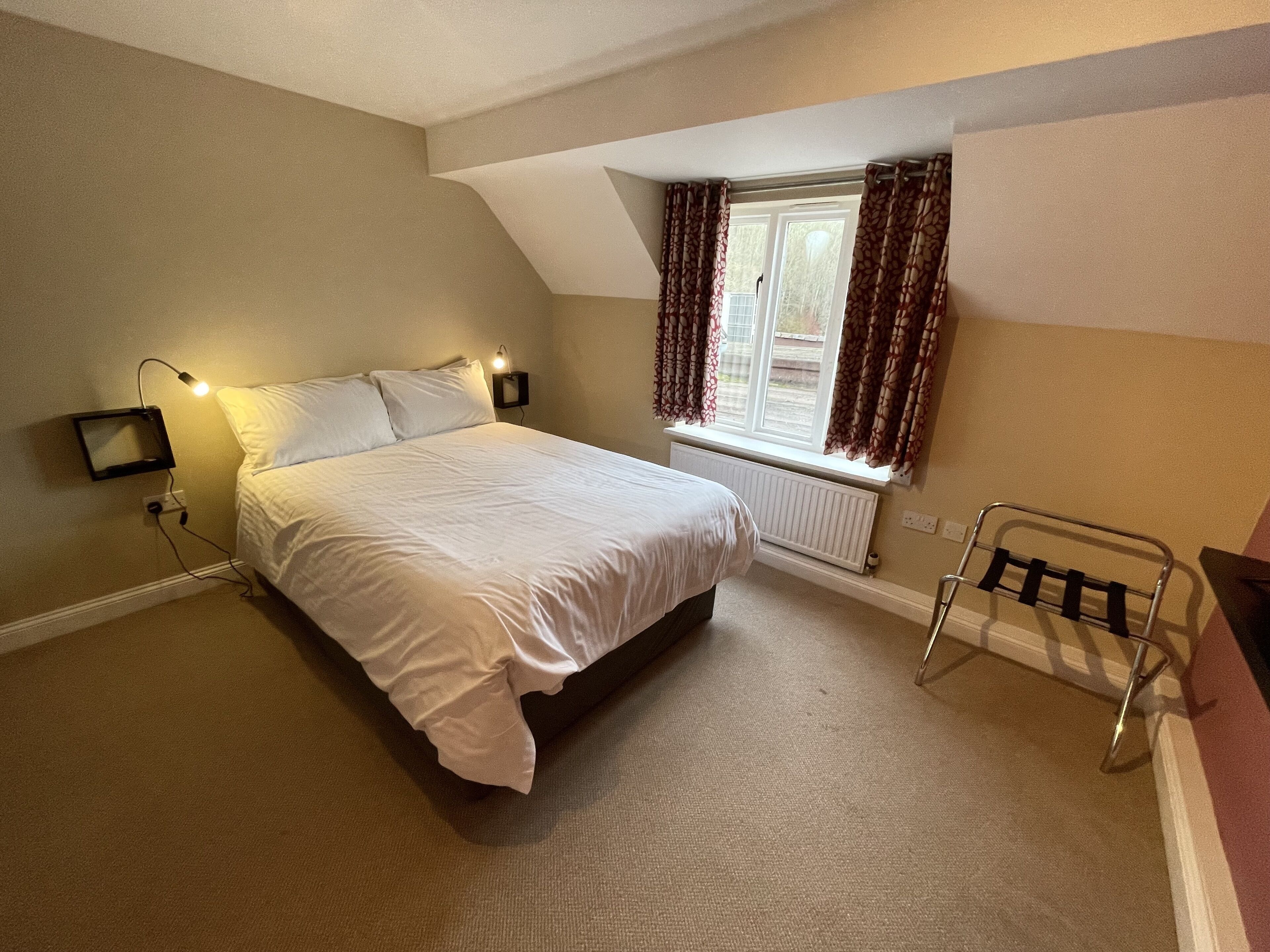 classic double room | premium bedding, iron/ironing board, free wifi, bed sheets