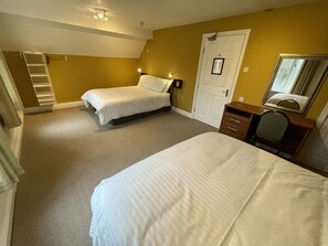 Classic Quadruple Room | Premium bedding, iron/ironing board, free WiFi, bed sheets