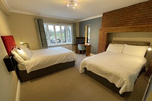 Classic Quadruple Room | Premium bedding, iron/ironing board, free WiFi, bed sheets