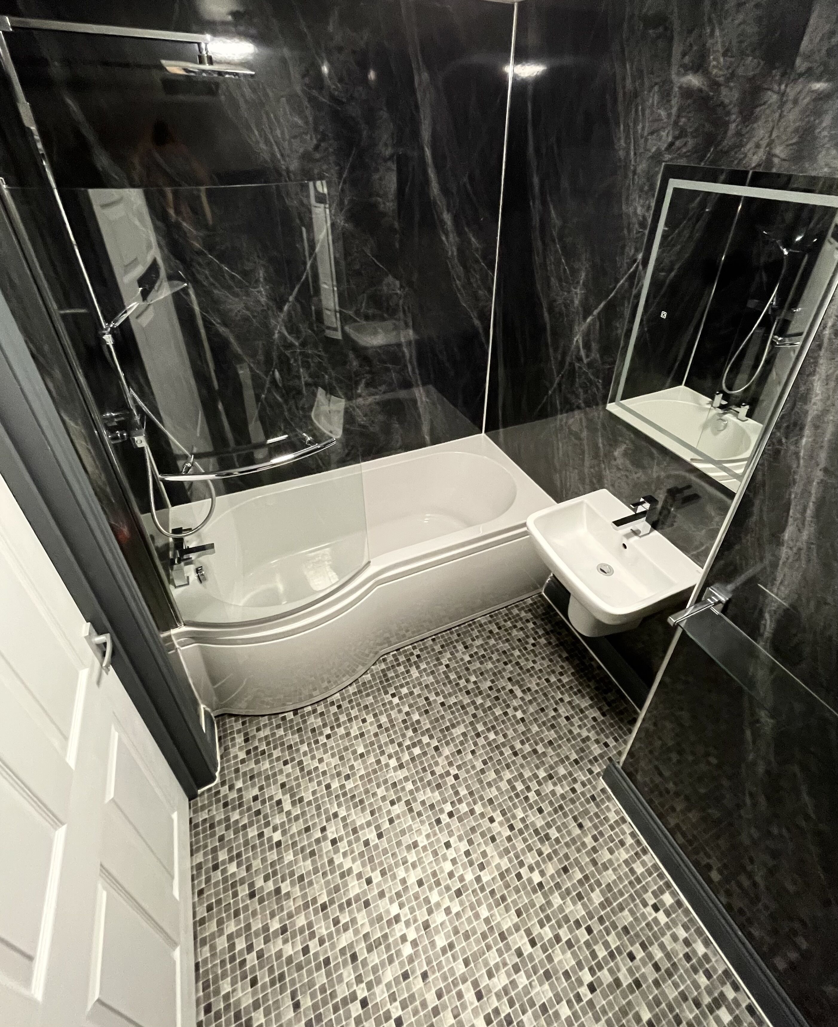 premium double room, 1 king bed | bathroom | towels