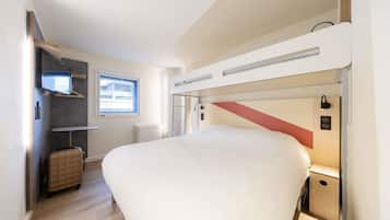 Triple Room, Multiple Beds | Premium bedding, desk, blackout drapes, soundproofing