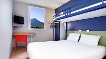 Desk, blackout curtains, soundproofing, free WiFi