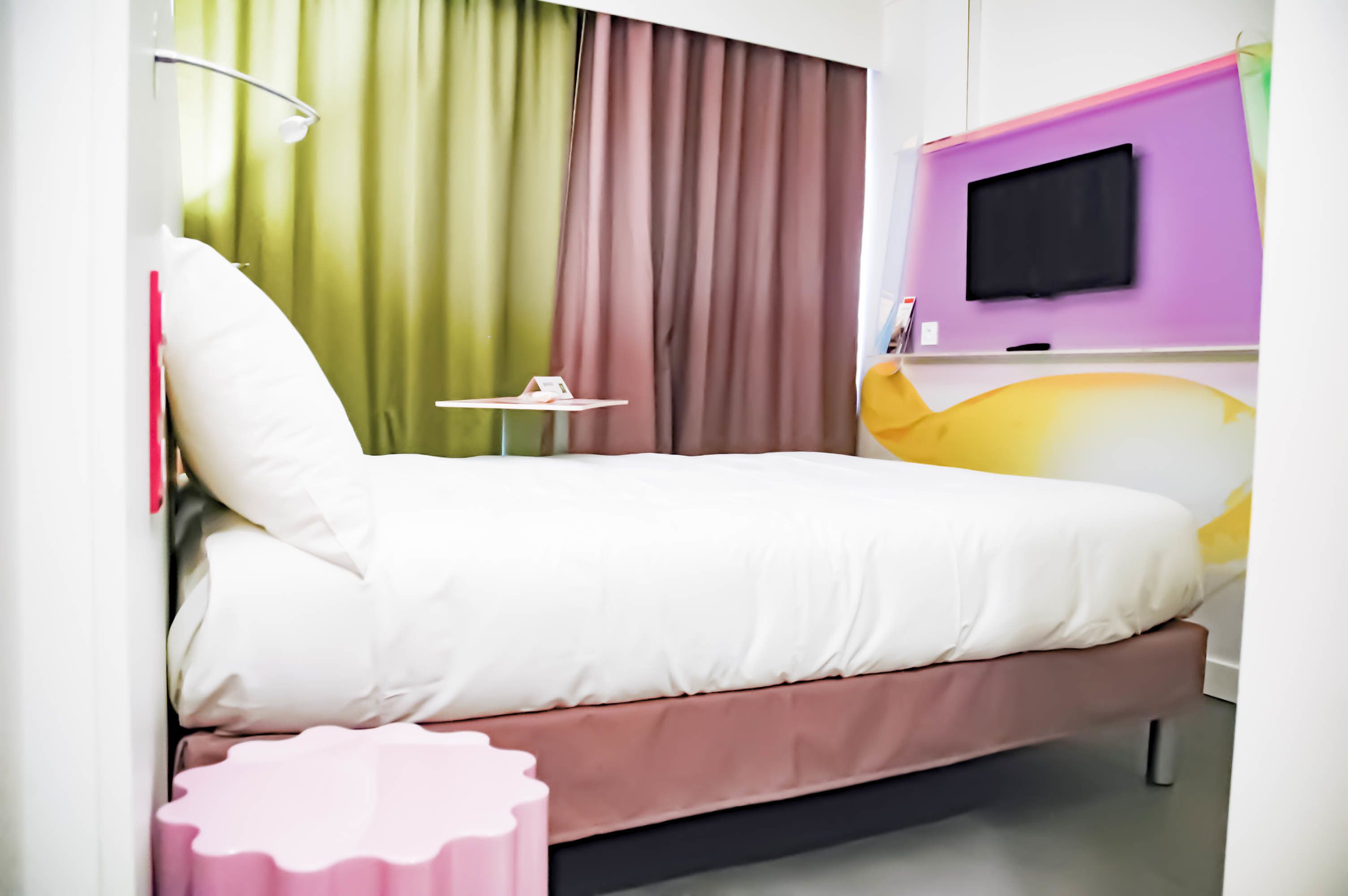 standard room, 1 double bed with sofa bed | minibar, in-room safe, desk, soundproofing