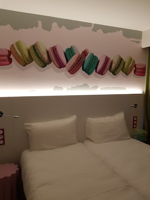 Standard Twin Room, 2 Twin Beds | Minibar, in-room safe, desk, soundproofing - ibis Styles Fréjus Saint-Raphaël (Fréjus)