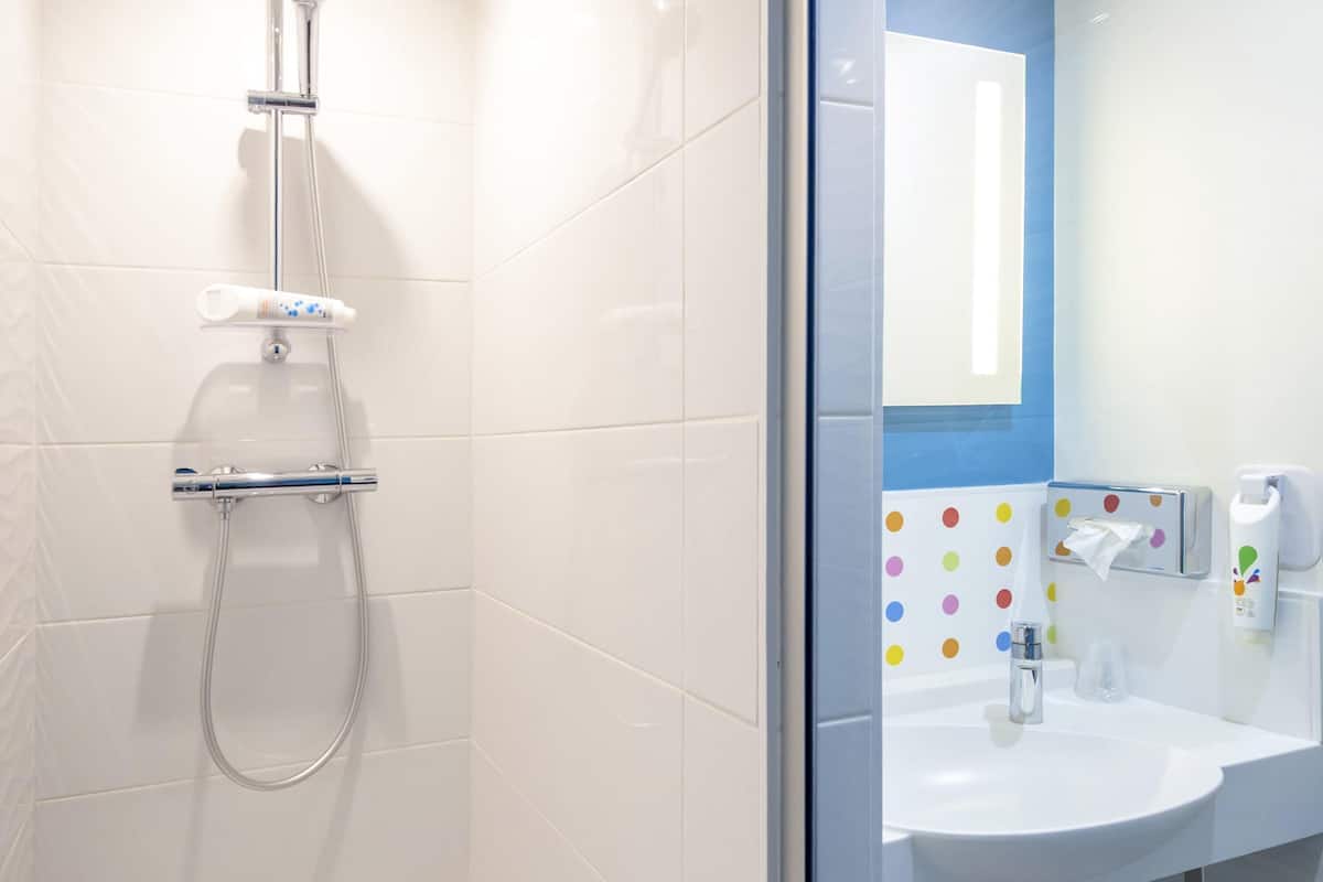 Minibar, Zimmersafe, Schreibtisch, schallisolierte Zimmer