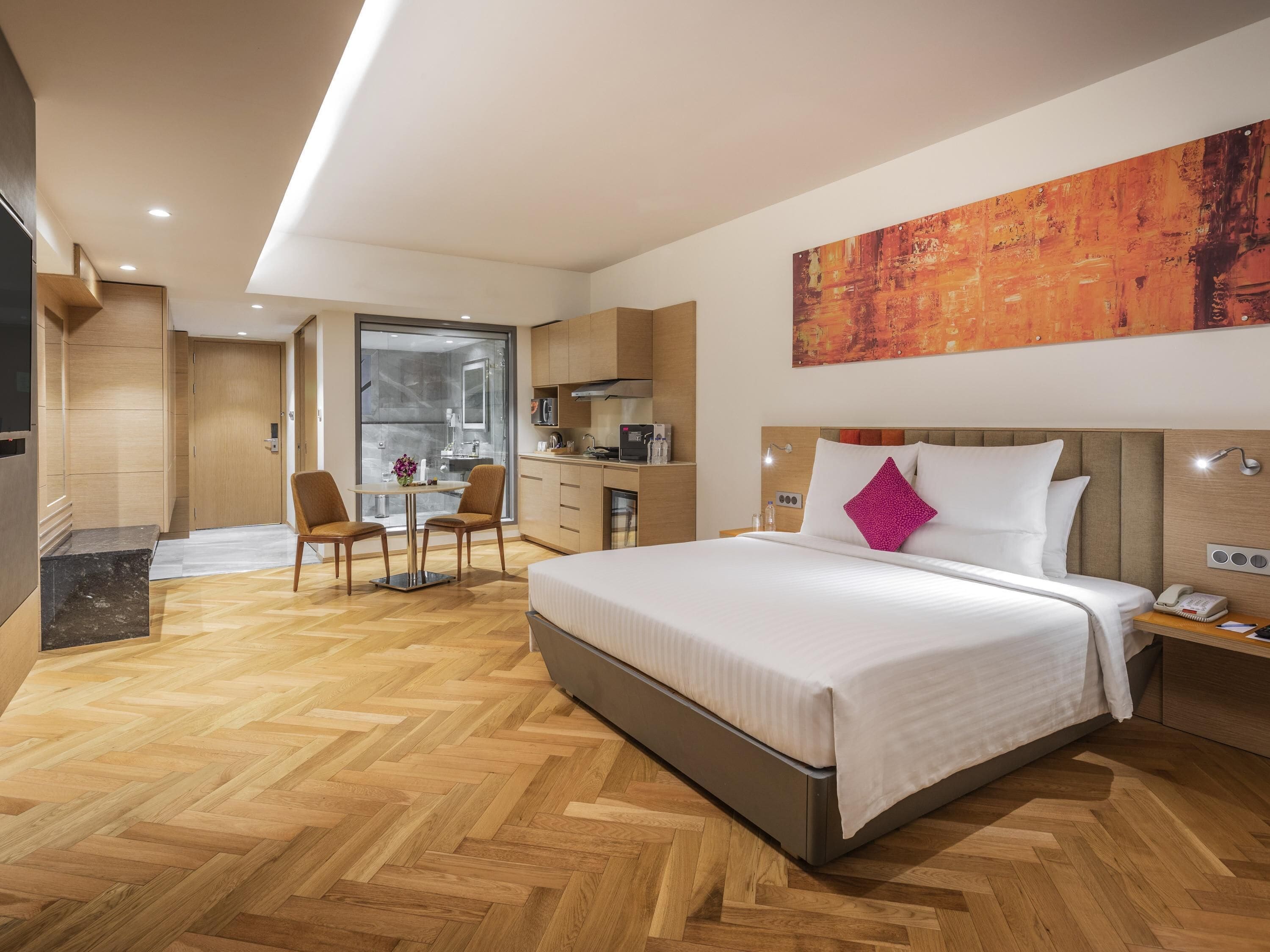 Hypo-allergenic bedding, minibar, in-room safe, desk