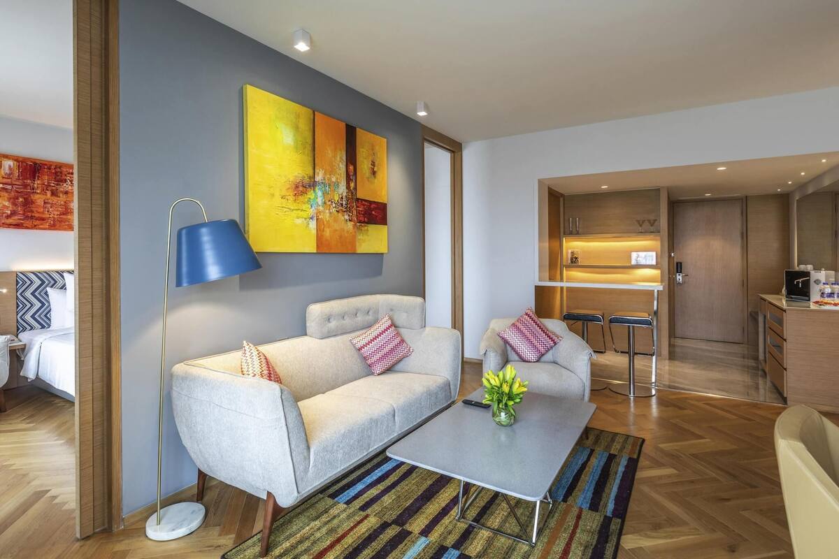 Executive Suite - Queen Bed