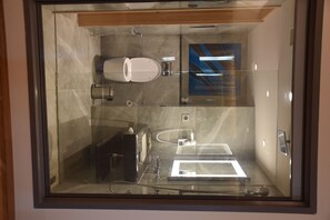 Premier Room - Queen Bed | Bathroom
