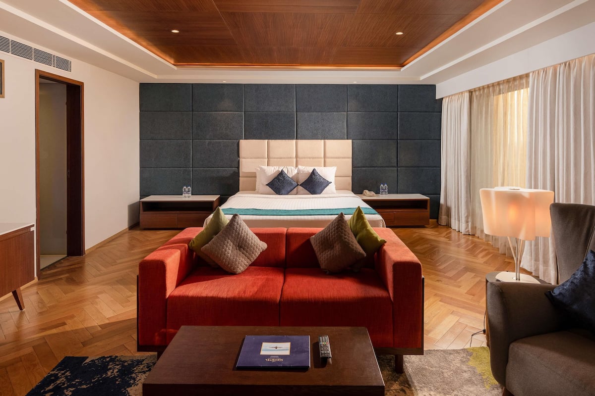 Suíte presidencial, 1 cama King | Roupas de cama antialérgicas, frigobar, cofres nos quartos, escrivaninha