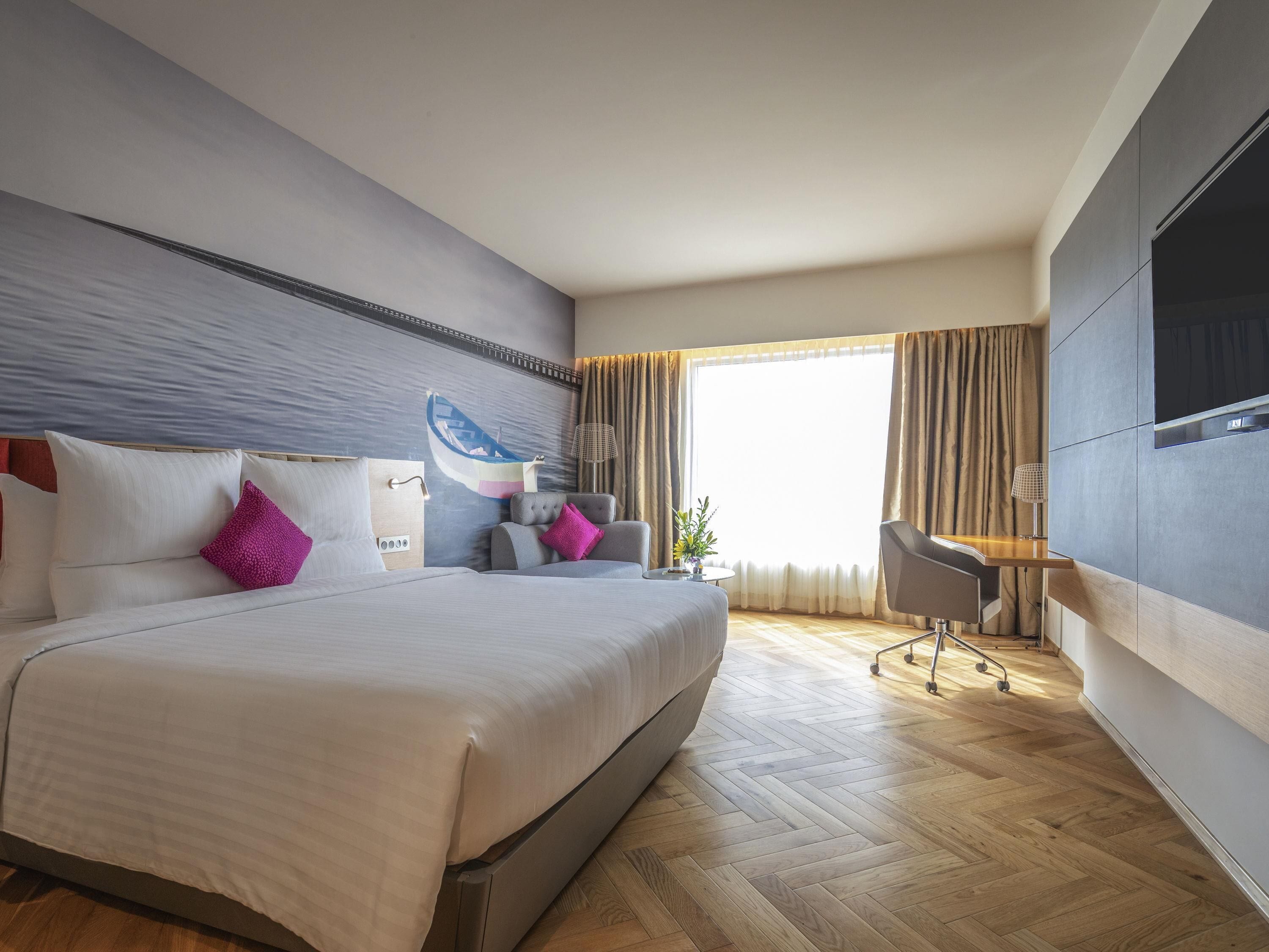 Superior Room - Queen Bed