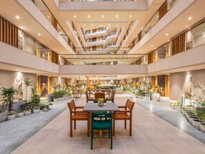 3 restaurants; lunch and dinner served  - Novotel Vijayawada Varun Hotel (Vijayawada)