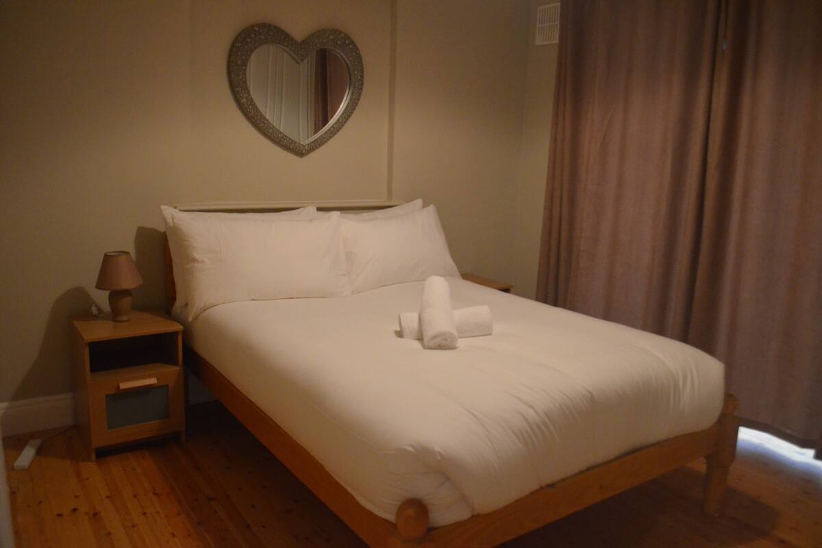 Apartment, 1 Bedroom | 1 bedroom, iron/ironing board