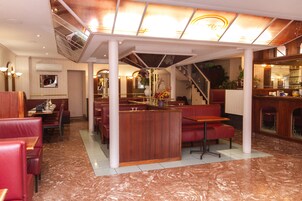 Daily continental breakfast (EUR 12 per person)