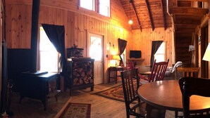 Standard Room, Non Smoking (Idiotsdelight) | Living area - Bald Mountain Camps Resort (Oquossoc)