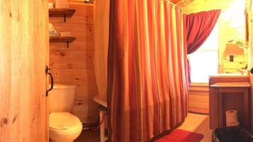 Standard Room, Non Smoking (Fernholm) | Bathroom