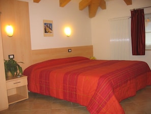 Desk, free cots/infant beds, free WiFi - Victory Hotel Dermulo di Predaia (Predaia)