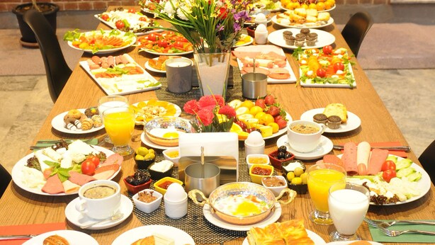 Free daily buffet breakfast - El Gusto Hotel (Istanbul)