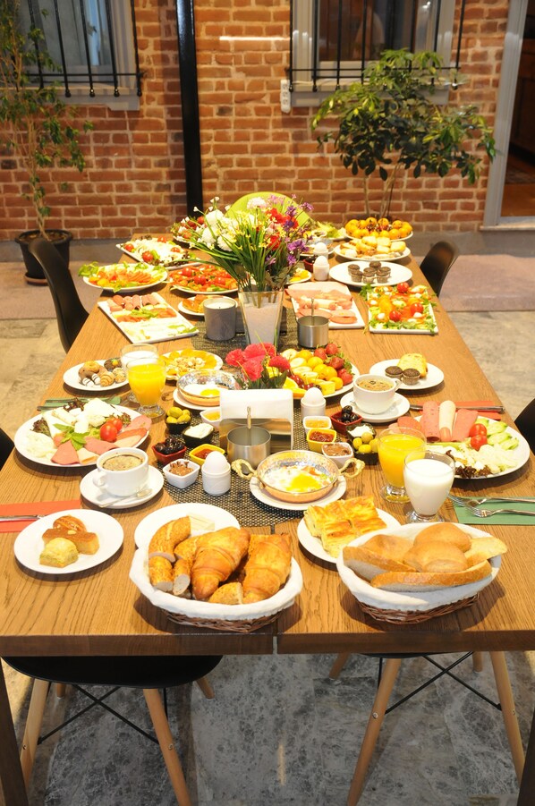 รวมอาหารเช้าแบบบุฟเฟ่ต์ ทุกวัน