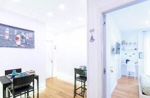 Double Room, 1 Queen Bed, Balcony (Nerano) | Living area | Flat-screen TV - B&B La Rada (Sorrento)