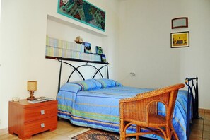 Suite, 1 habitación, Terraza | Minibar, wifi gratis, ropa de cama y acceso para silla de ruedas 