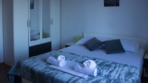 Unclassified image, 4 of 45, button - Slavica apartments (Senj)