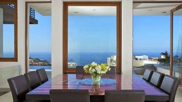 Villa familiar, 6 habitaciones, vista al océano | Servicio a la habitación