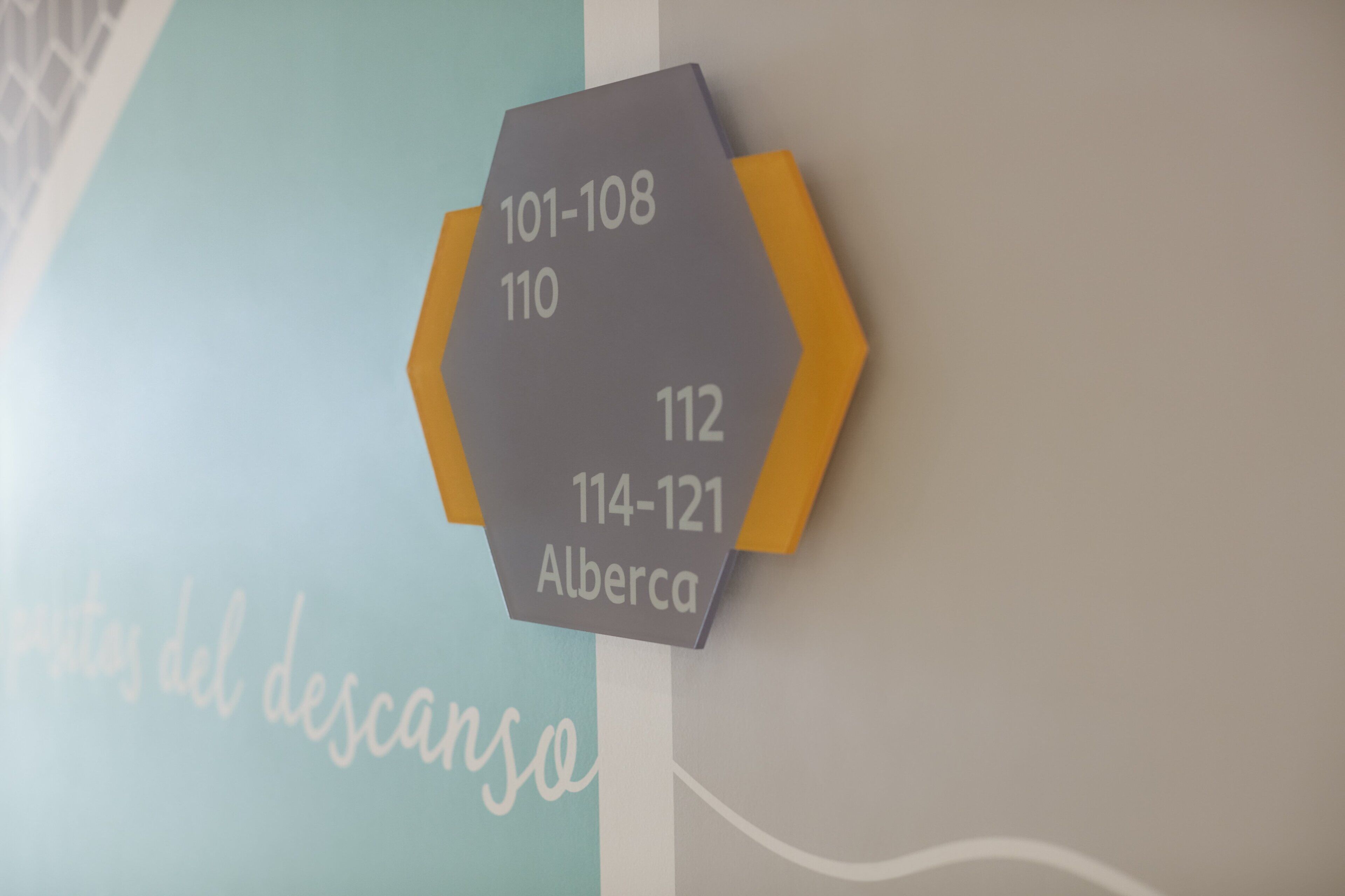 superior room, 1 queen bed, non smoking | interior