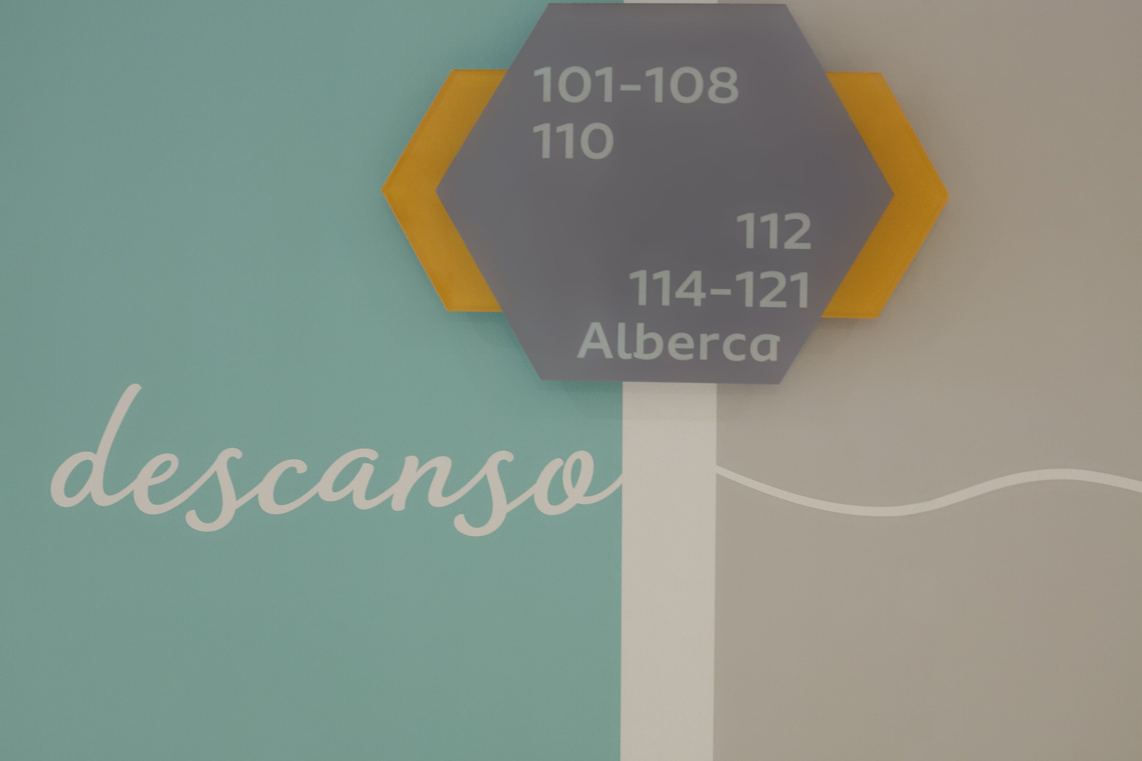 superior room, 1 queen bed, non smoking | interior