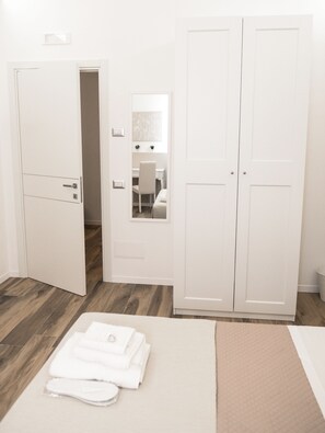 Habitación doble Deluxe (NR 19) | Escritorio, wifi gratis y ropa de cama