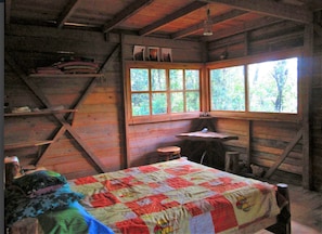 Deluxe tweepersoonskamer, 1 queensize bed, niet-roken, uitzicht op tuin | Beddengoed