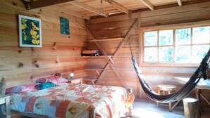 Deluxe Double Room, 1 Queen Bed, Non Smoking, Garden View | Bed sheets - Hostel Paraiso Verde Coban (Cobán)