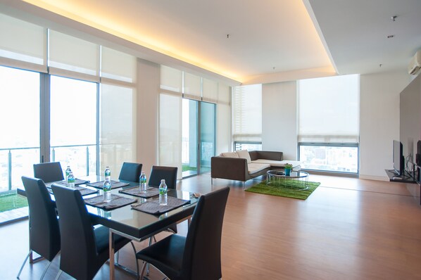 Deluxe Penthouse, 5 Bedrooms, Accessible, City View | Living room - Swiss Garden Residence KL by WT Stay (Kuala Lumpur)