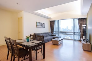 Deluxe Apartment, 3 Bedrooms, City View | In-room dining - Swiss Garden Residence KL by WT Stay (Kuala Lumpur)